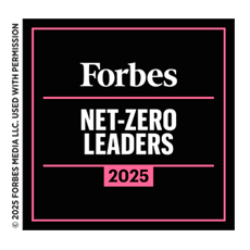 Logo Forbes Net Zero Leaders 2025 soulignant les entreprises reconnues pour leur leadership et leurs engagements envers la carbo