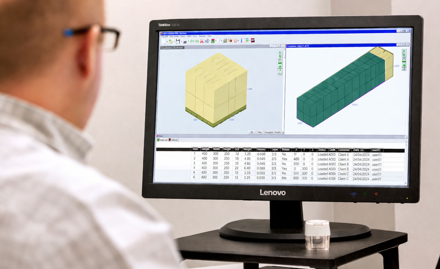 Bureau de travail avec écran et contenu 3D